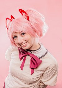 Cosplay-Cover: Madoka Schuluniform