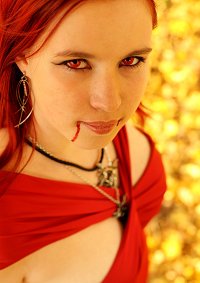 Cosplay-Cover: Vampirin in Red