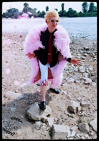 Cosplay-Cover: Donquixote Doflamingo (young)