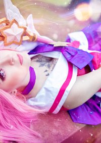 Cosplay-Cover: Starguardian Lux
