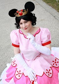 Cosplay-Cover: Queen Minnie