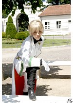 Cosplay-Cover: Oz Bezarius (Zeremonie outfit)