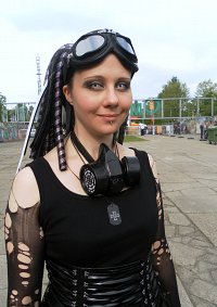 Cosplay-Cover: Cyber-Goth [SILVER DUST]