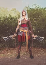 Cosplay-Cover: Kratos (female)