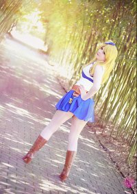 Cosplay-Cover: Lucy Heartfilia [Normal Outfit]
