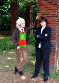 Cosplay-Cover: Nagito Komaeda (Schuluniform)