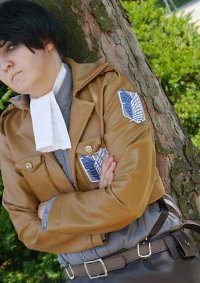 Cosplay-Cover: Levi Ackermann - Scouting Legion Outfit