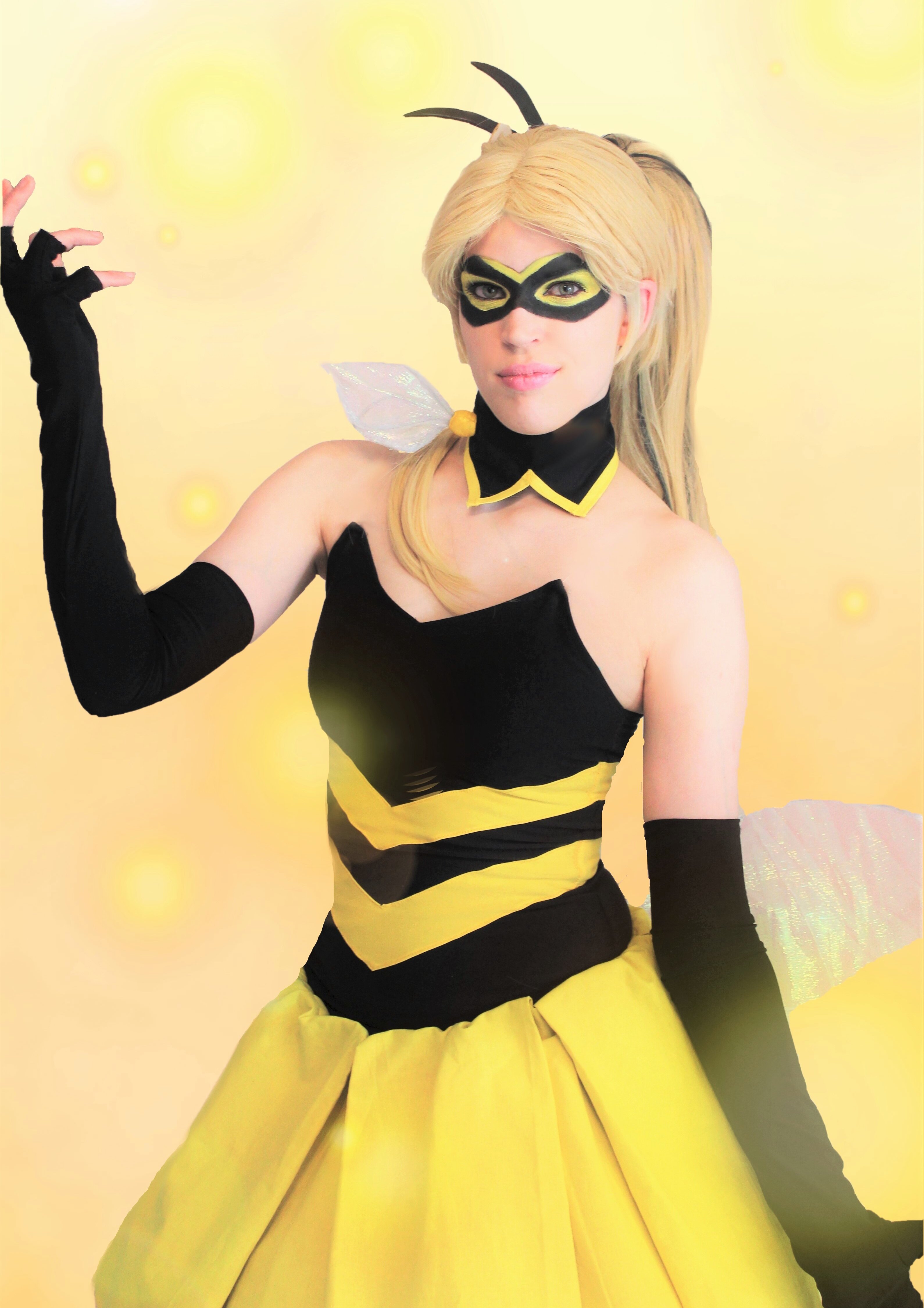 Cosplay-Cover: Queen Bee [Magical Girl]