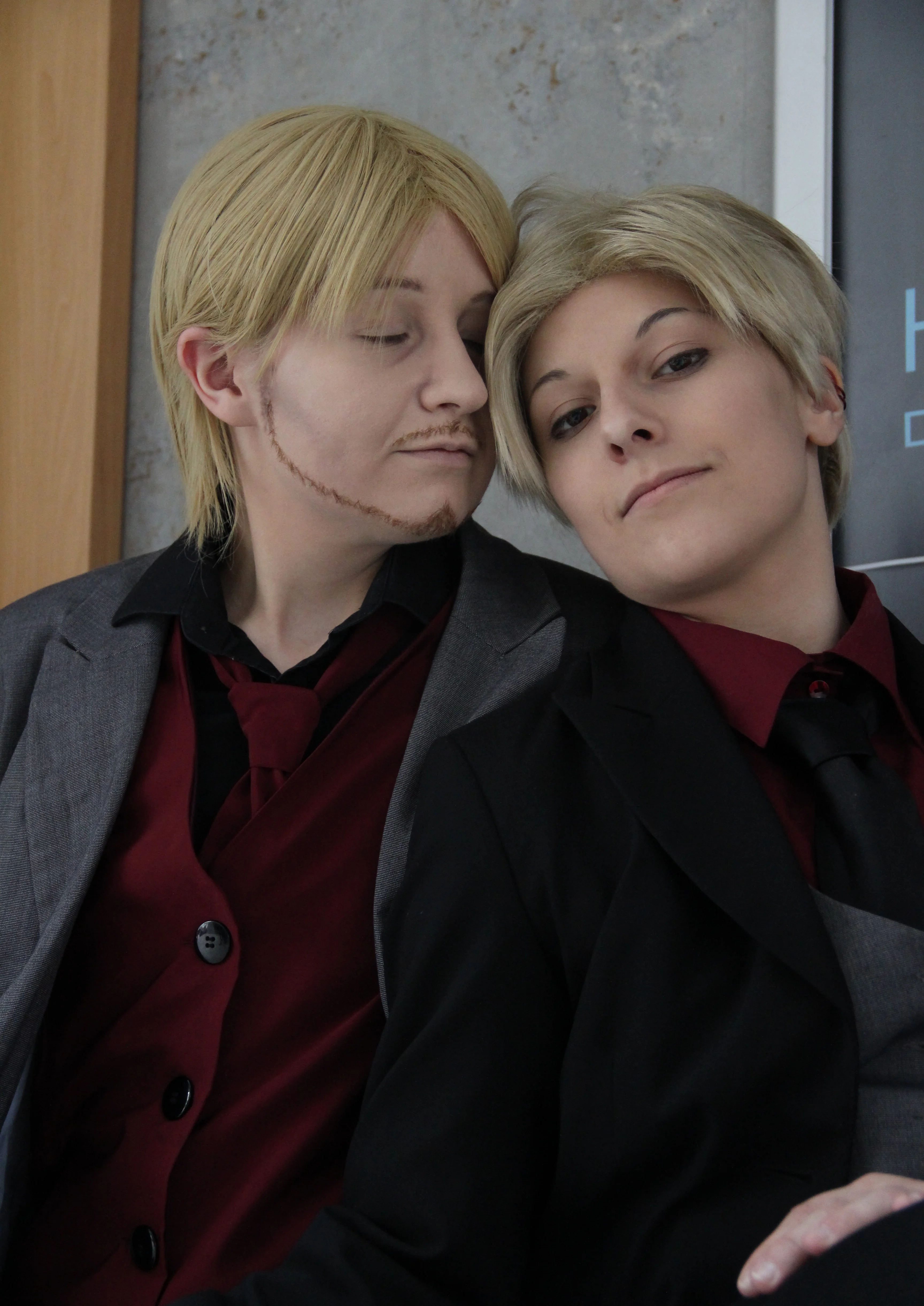 Cosplay-Cover: Nanaba [Suit]