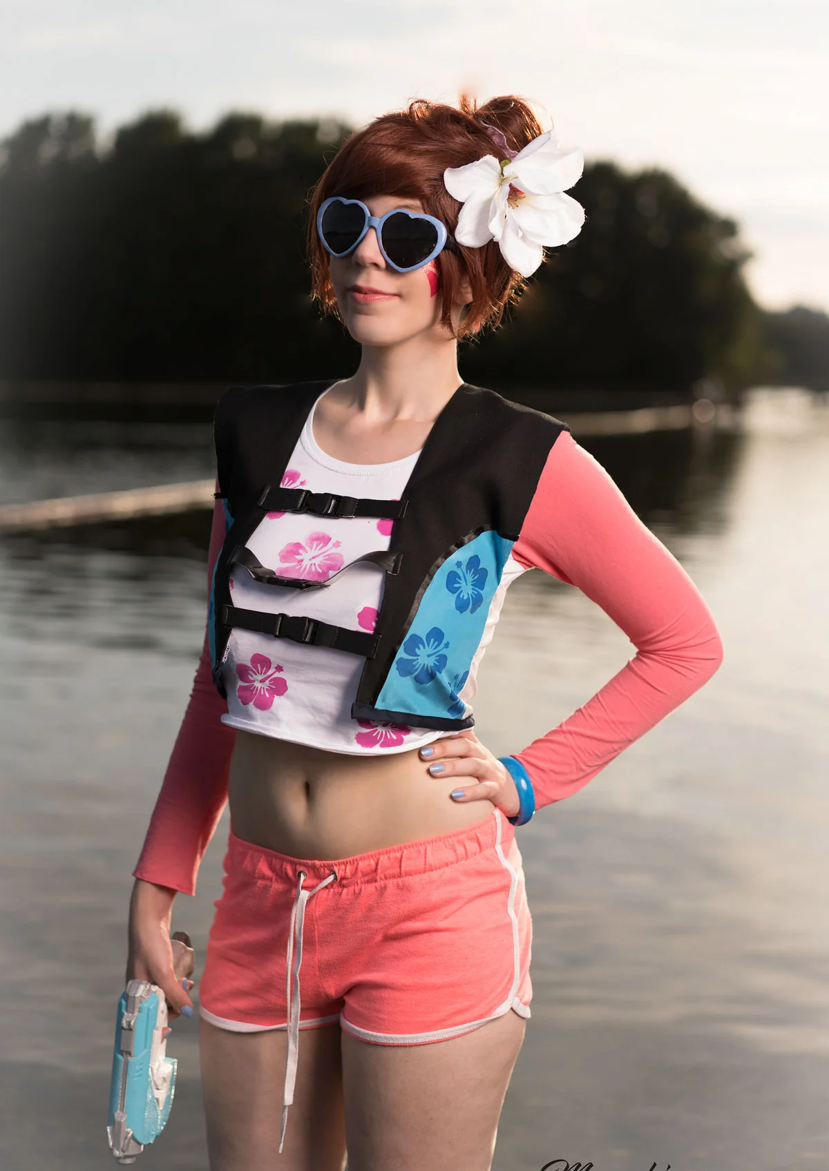 Cosplay-Cover: D.va (Hana Song) Waveracer