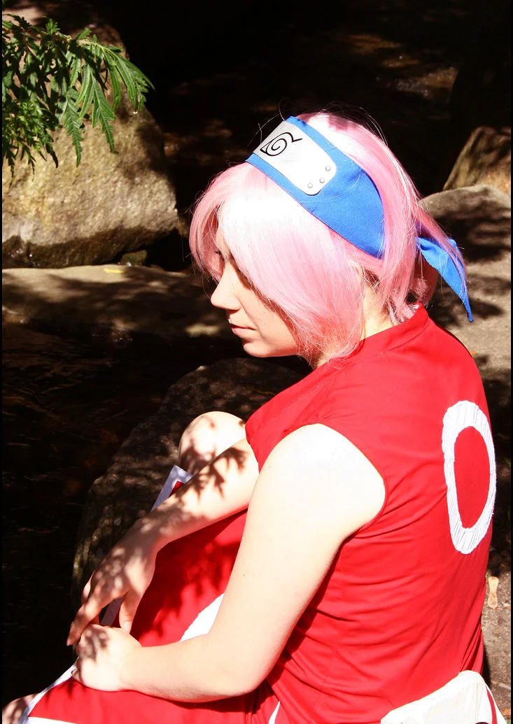 Cosplay-Cover: Haruno Sakura (Genin Ärmellos)