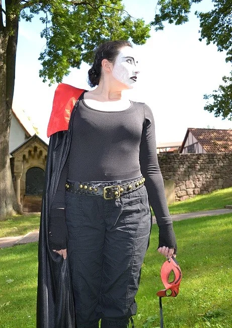 Cosplay-Cover: Luthers Teufel/Mephistopheles ("Luthers Teufel")