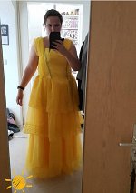 Cosplay-Cover: Belle (goldenes Kleid) - Realfilm