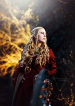 Cosplay-Cover: Cersei Lannister (Red Dress)
