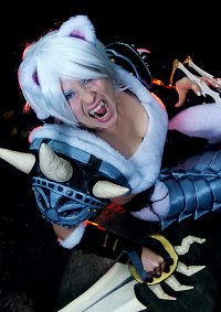 Cosplay-Cover: Rengar [Female]