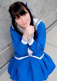 Cosplay-Cover: Tohru Honda [Winterschuluniform]