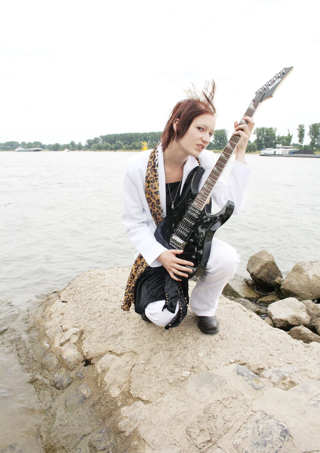 Cosplay-Cover: Tora [White Prayer -PV]