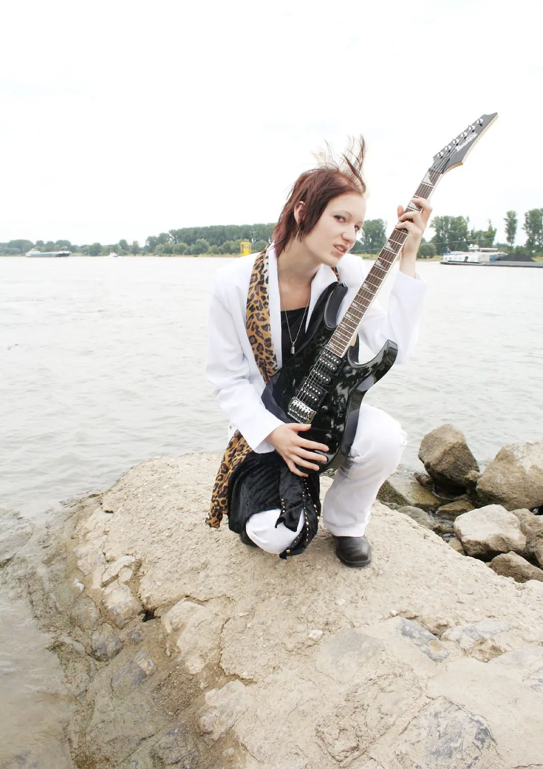 Cosplay-Cover: Tora [White Prayer -PV]
