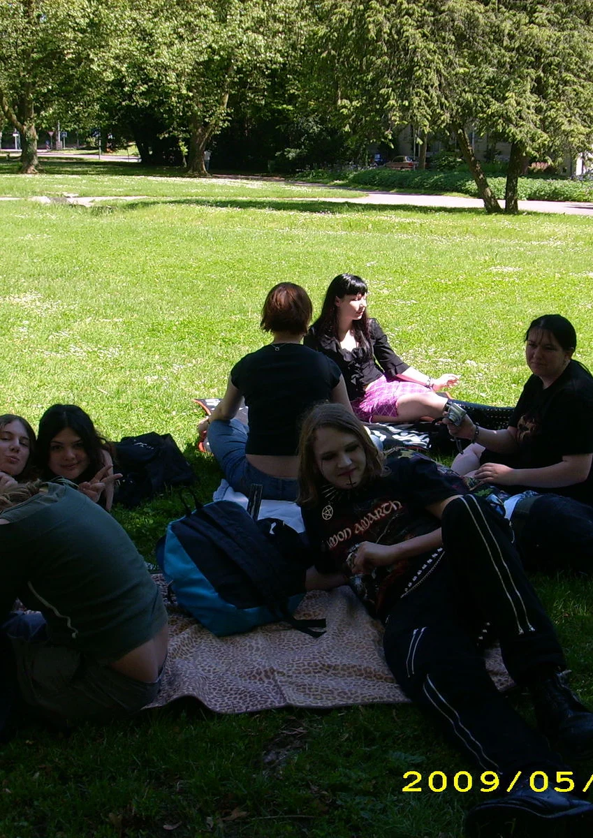Cosplay-Cover: da...hier...dort...egal...