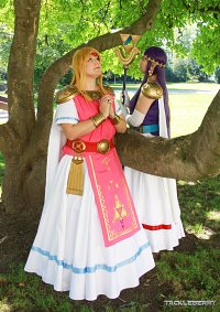 Cosplay-Cover: Prinzessin Zelda *A Link between Worlds*