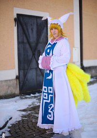 Cosplay-Cover: Ran Yakumo