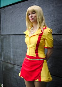 Cosplay-Cover: Caroline Channing [2 Broke Girls]