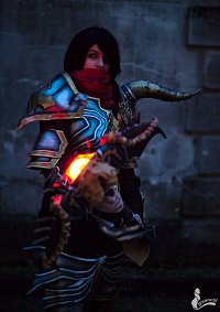 Cosplay-Cover: Demon Hunter