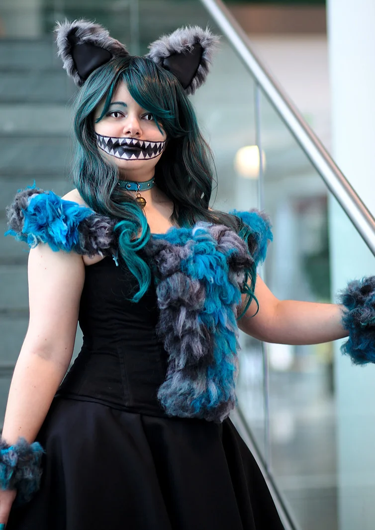 Cosplay-Cover: Grinsekatze