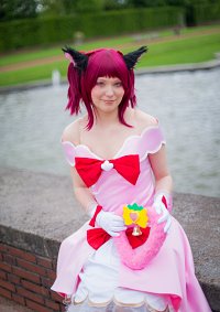 Cosplay-Cover: Ichigo Momomiya [Ballkleid]