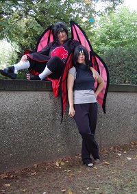 Cosplay-Cover: Blindes Akatsuki-Itachi / Aka-Ita-Teufelchen