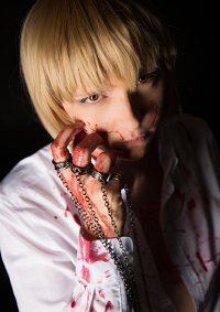 Cosplay-Cover: Kurapika [Suit and Blood]