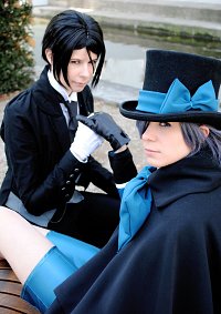 Cosplay-Cover: Ciel Phantomhive (Black Cloak)