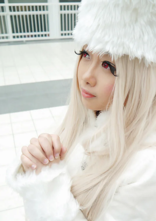 Cosplay-Cover: Irisviel von Einzbern