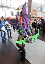 Cosplay-Cover: Illidan Stormrage (female)