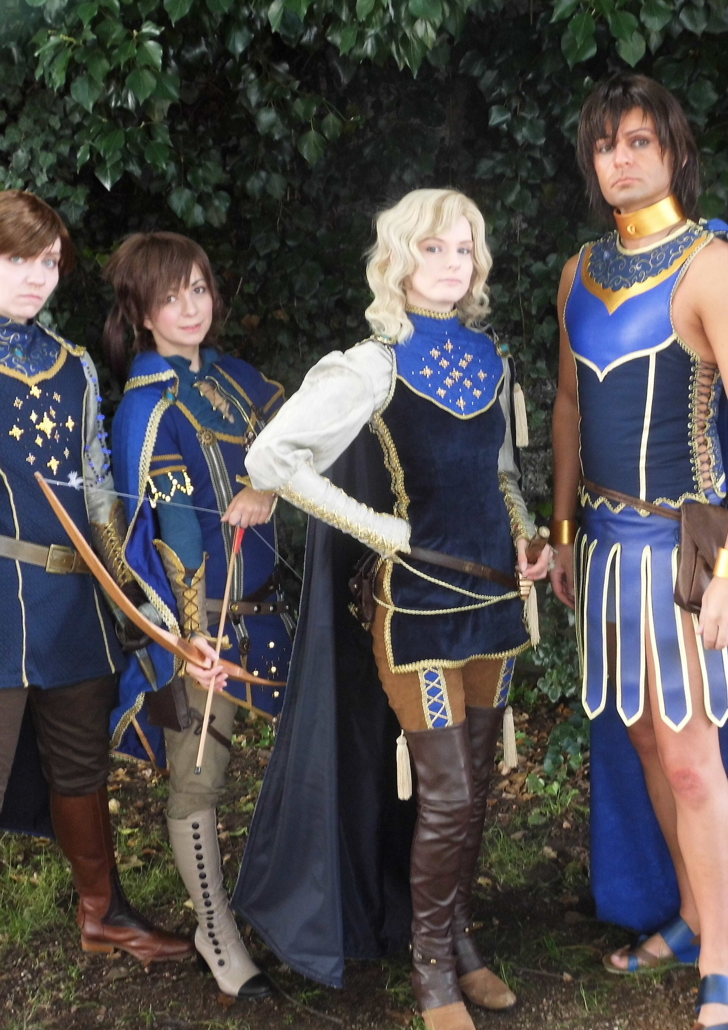 Cosplay-Cover: Damen [Captive Prince]