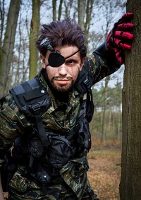 Cosplay-Cover: Punished "Venom" Snake