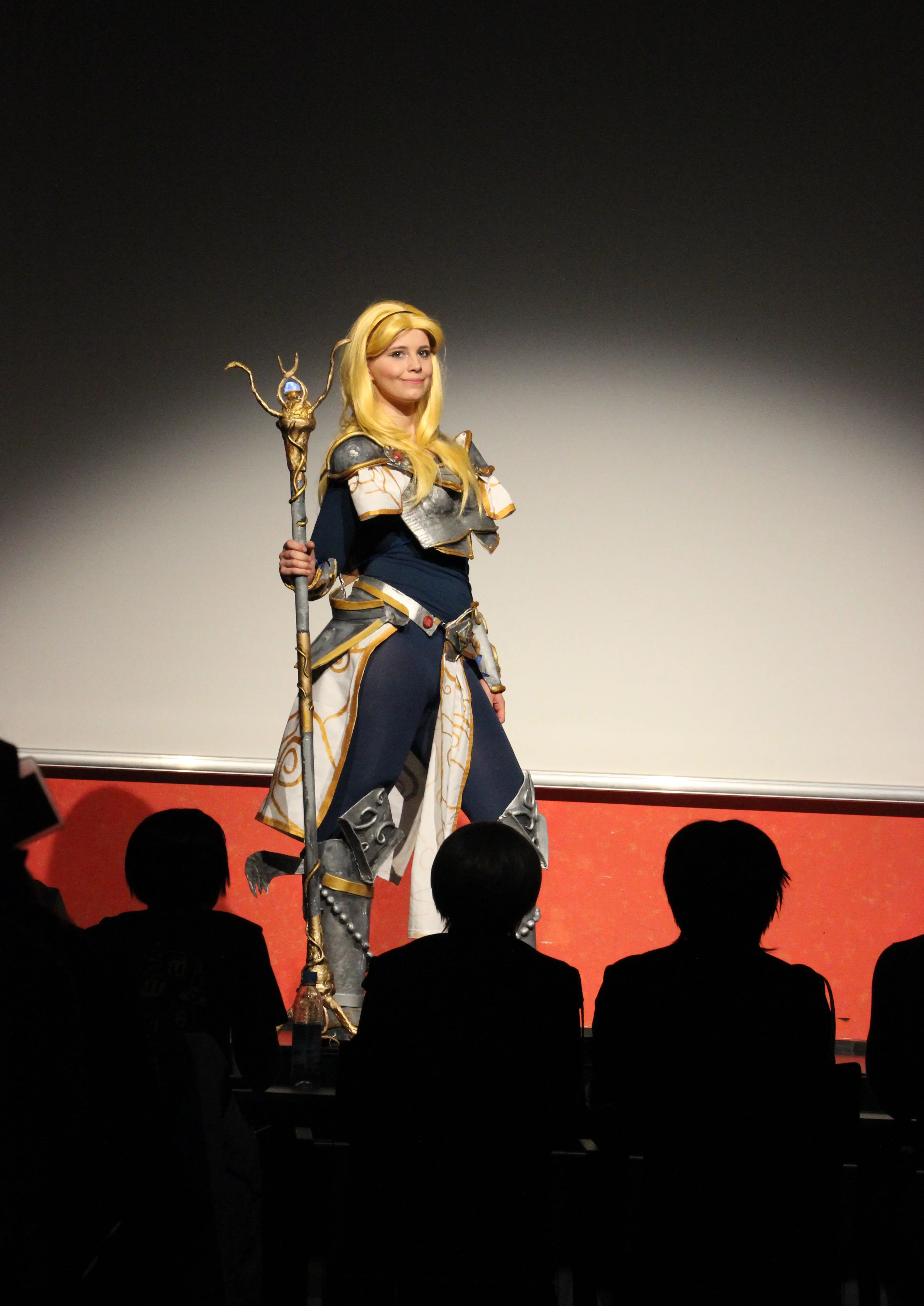 Cosplay-Cover: Lux
