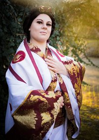 Cosplay-Cover: Ursa [Bridal Outfit]