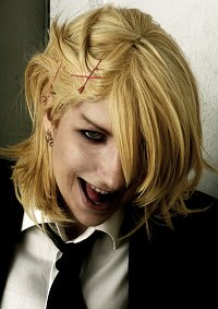 Cosplay-Cover: Gunji [Anzug]