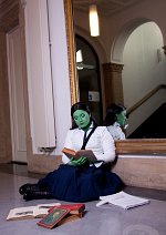 Cosplay-Cover: Elphaba [Shiz University/White Jacket]