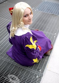 Cosplay-Cover: Female Priest