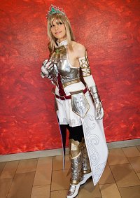 Cosplay-Cover: Königin Cisna