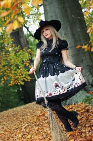 Cosplay-Cover: AatP * Gothic Forest Witch