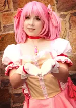 Cosplay-Cover: Madoka Kaname (Mahou Shoujo)