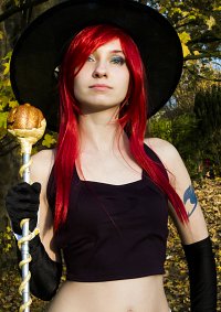 Cosplay-Cover: Erza Scarlet [Witch FanArt]