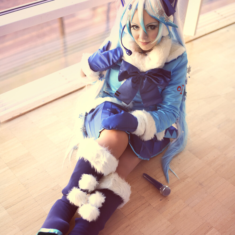 Cosplay: Snow Miku [Fluffy Coat Ver.]