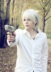 Cosplay-Cover: Zero Kiryu [Hemd]