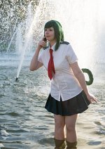 Cosplay-Cover: Tsuyu Asui [Schuluniform]