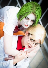 Cosplay-Cover: Dr. Harleen F. Quinzel