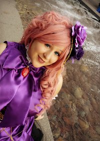 Cosplay-Cover: Luka Megurine - Sandplay Singing of the Dragon